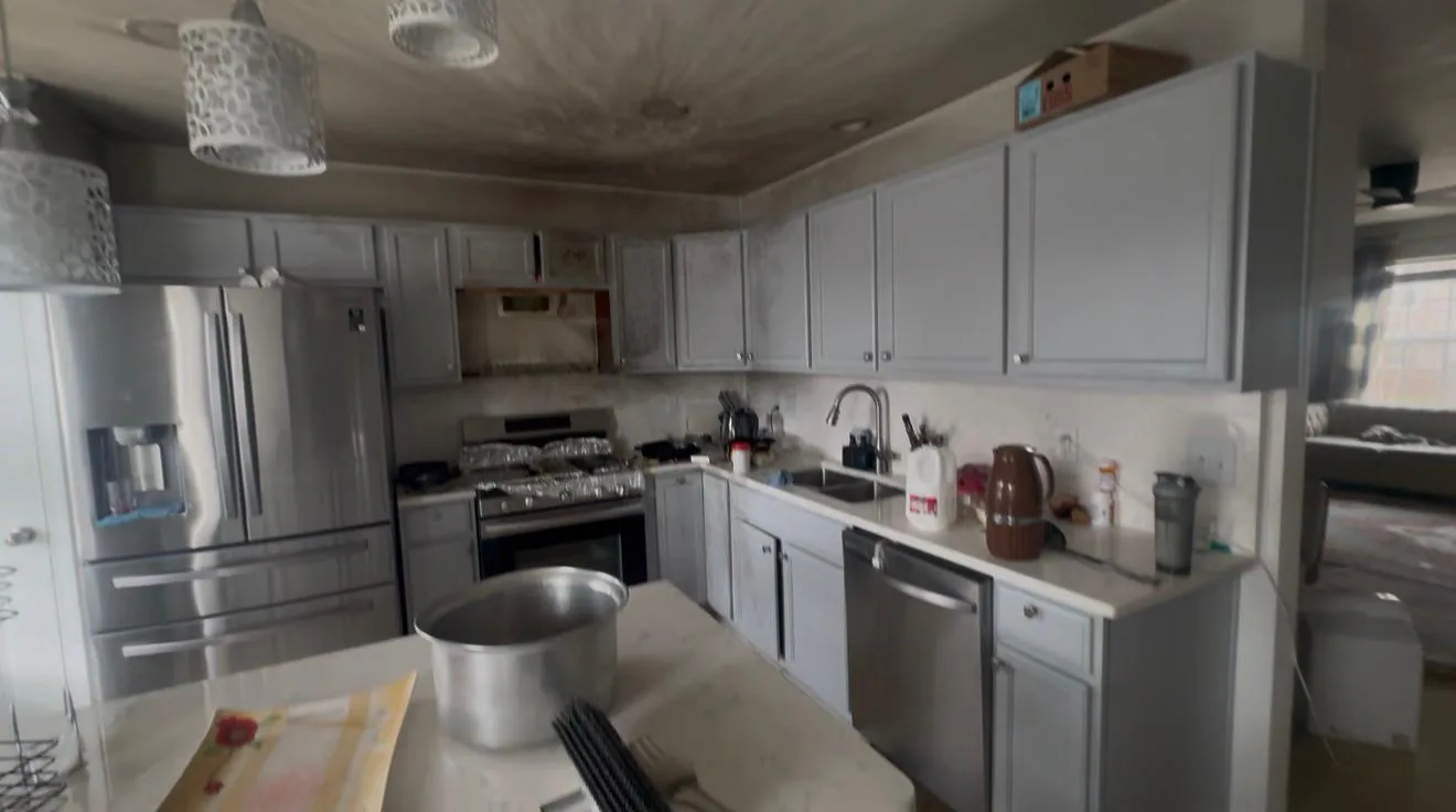 Second view of the kitchen before renovation